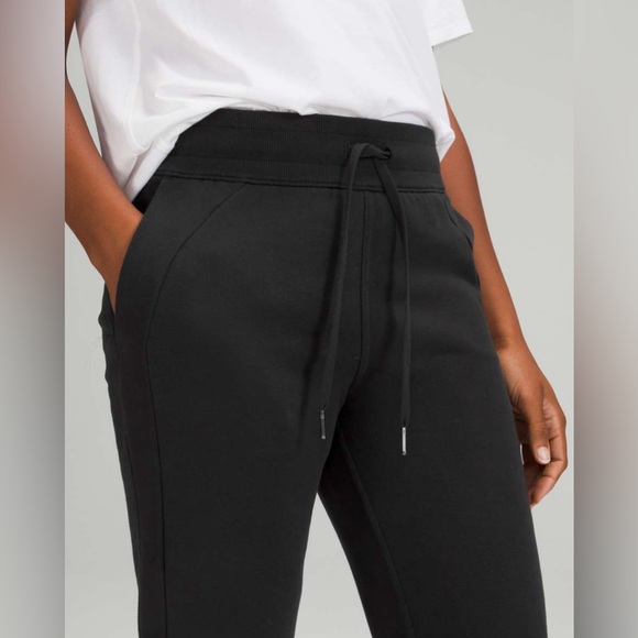 New Lululemon Scuba High-Rise Jogger *Fleece 28" !!! - Picture 2 of 11
